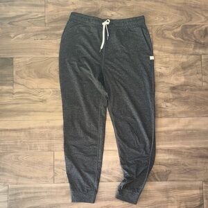 Vuori jogger sweats